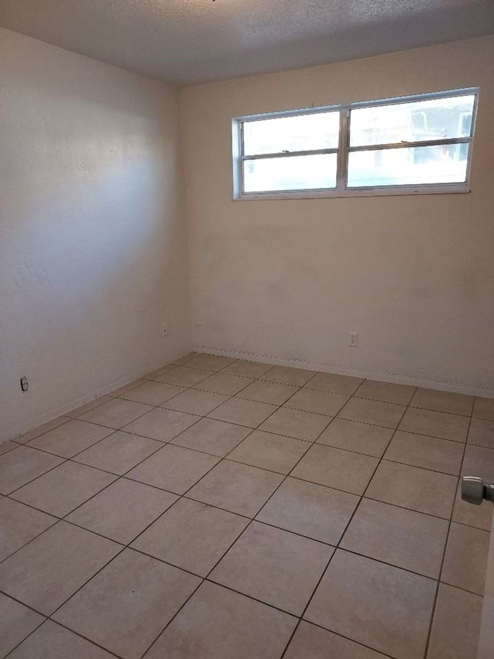 201 Nancy Drive #2 - Photo 3 of 8