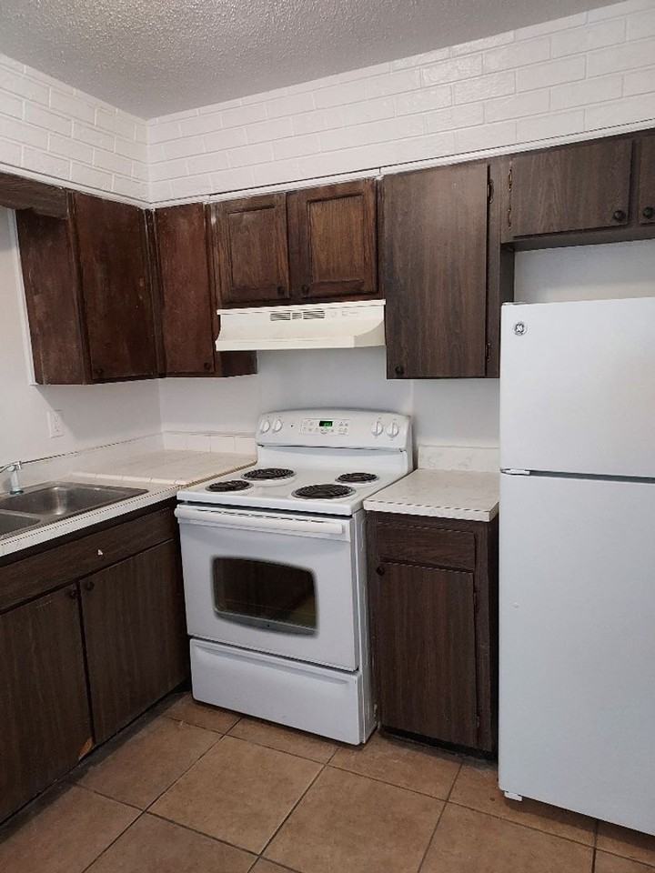 201 Nancy Drive #2 - Photo 5 of 8