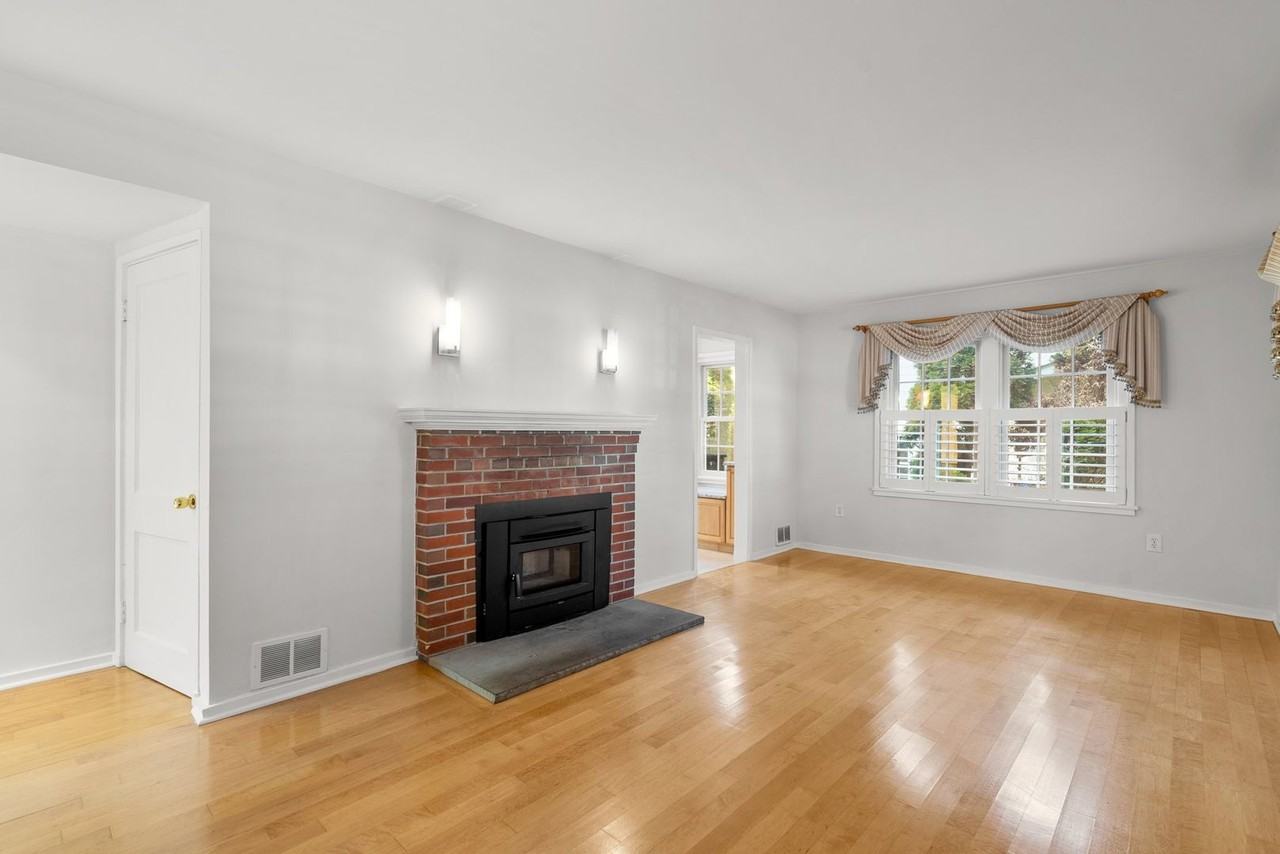 4116 Warner St - Photo 4 of 43