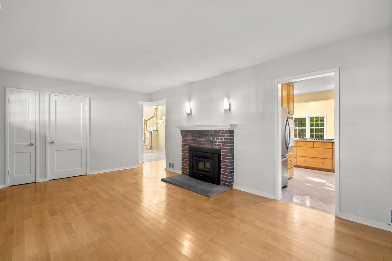 4116 Warner St - Photo 5 of 43