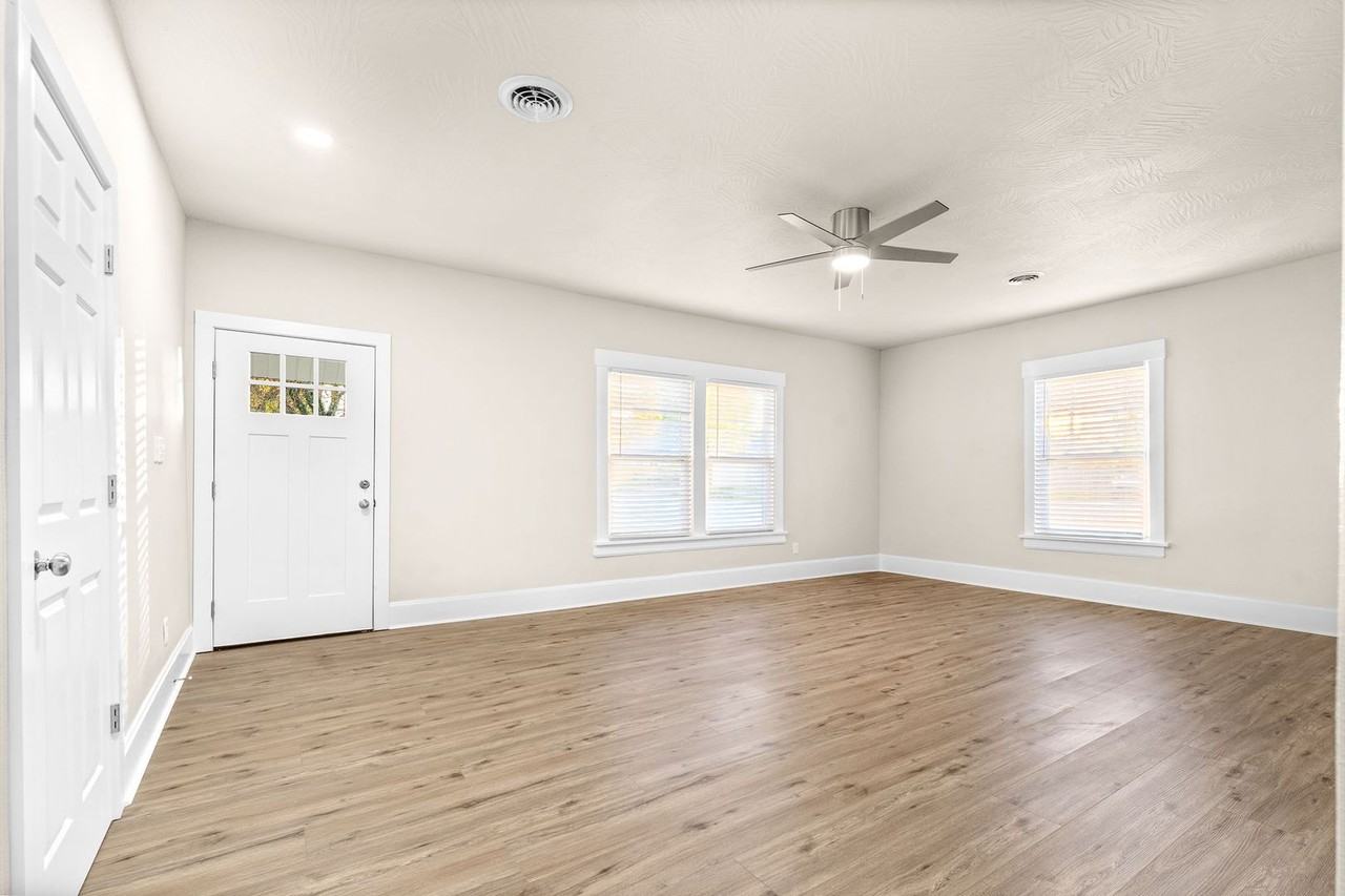 1420 S Campbell Ave - Photo 4 of 19