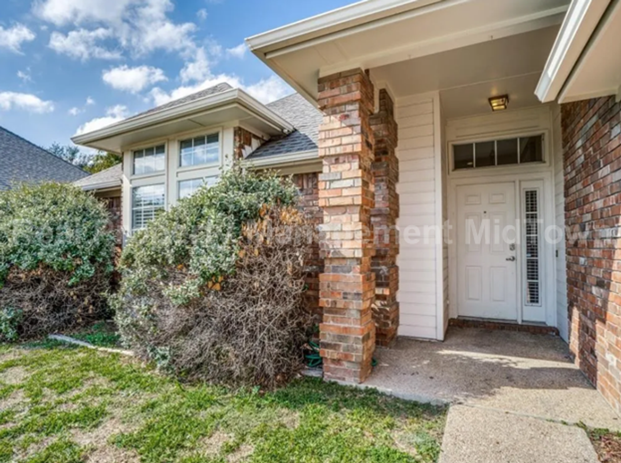 5504 Katey Ln - Photo 3 of 27