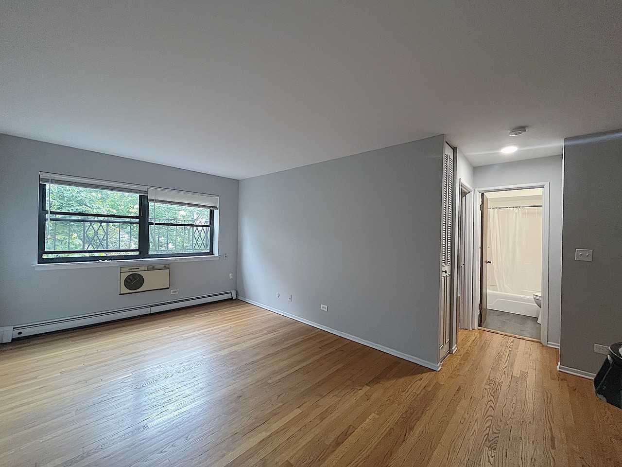 2828 N Cambridge Ave #402 - Photo 3 of 14