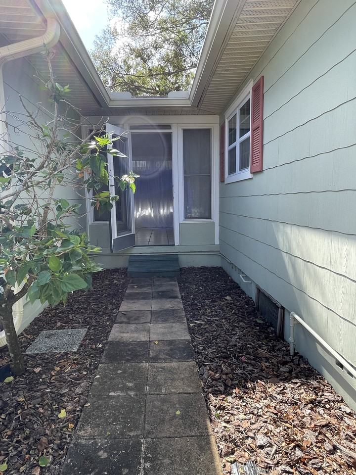 301 N Washington Ave #NA - Photo 2 of 17