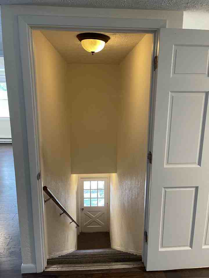 712 West 6th Street #4 - Photo 4 of 11