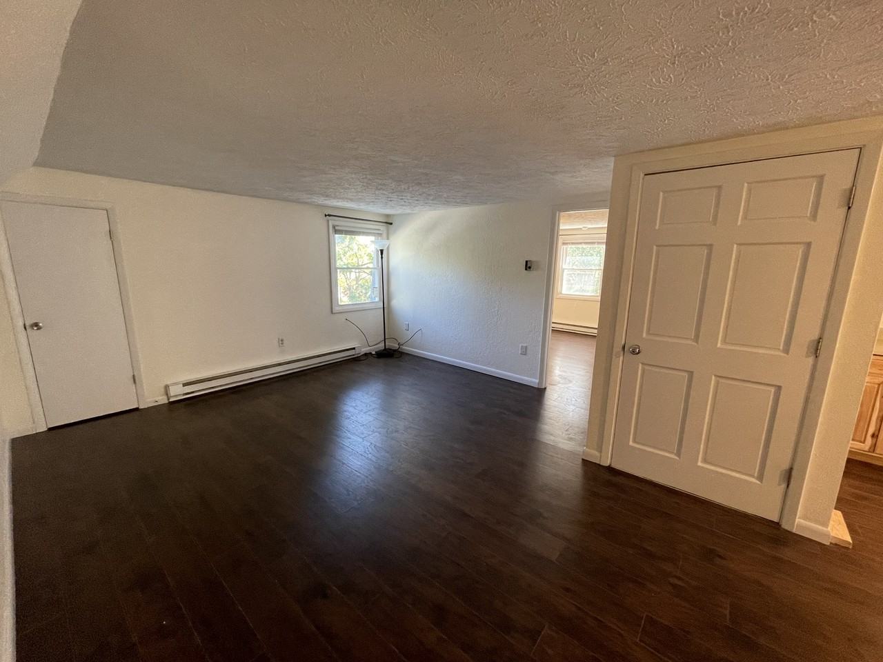 712 West 6th Street #4 - Photo 6 of 11