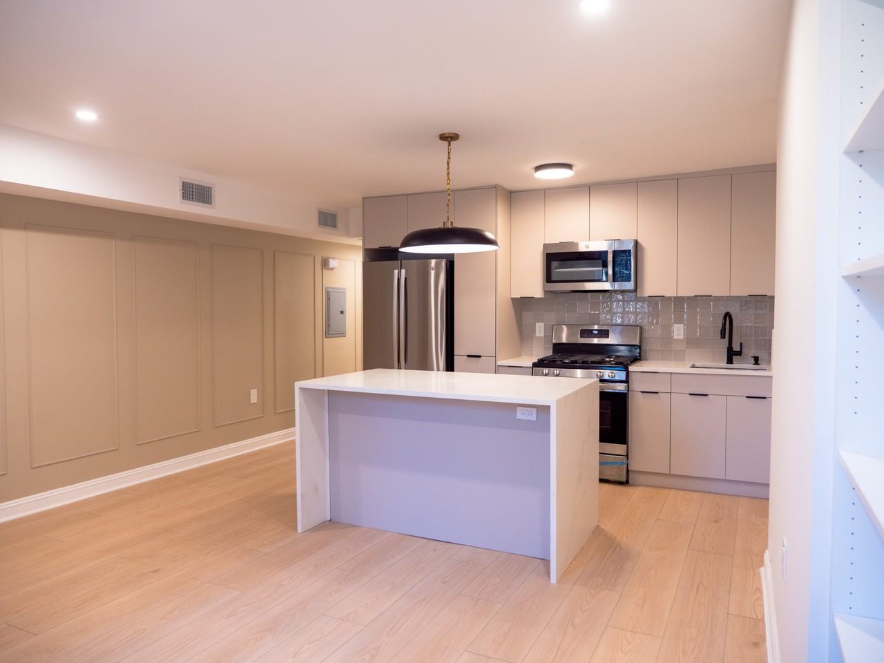 424 Pacific Ave #1 - Photo 3 of 15