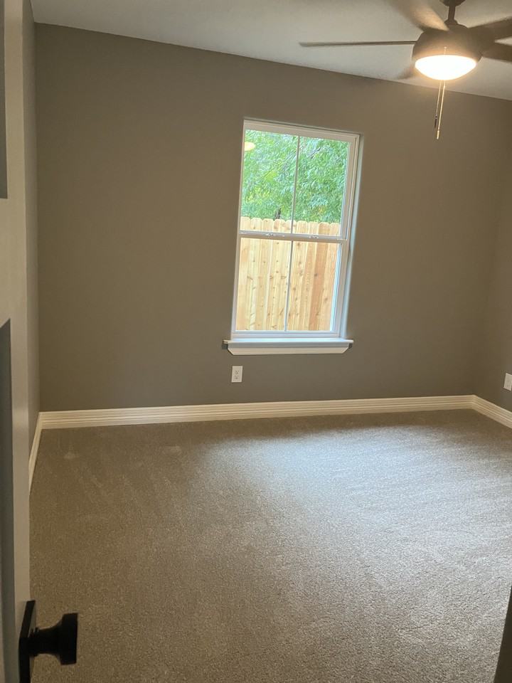 523 N Weaver St #NA - Photo 7 of 18