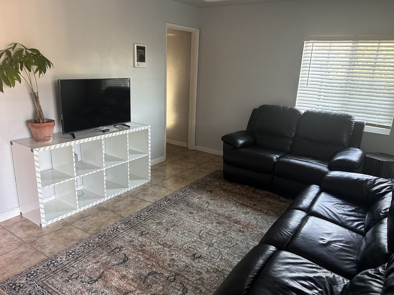 1860 Ensenada St #NA - Photo 2 of 8