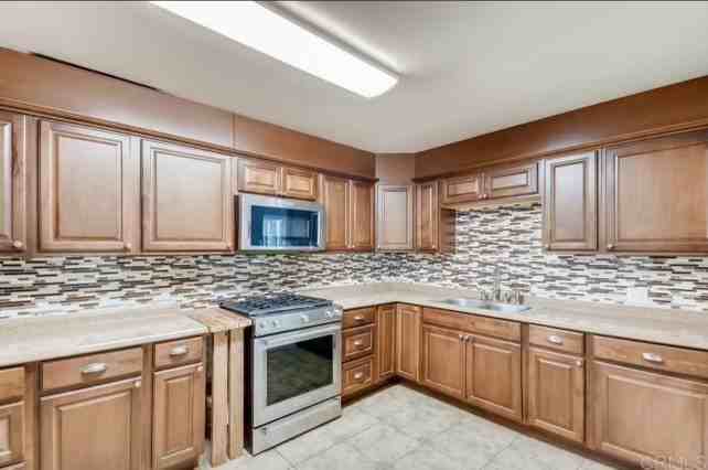 1860 Ensenada St #NA - Photo 4 of 8