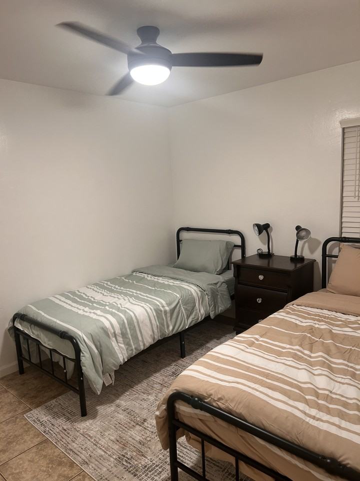 1860 Ensenada St #NA - Photo 7 of 8