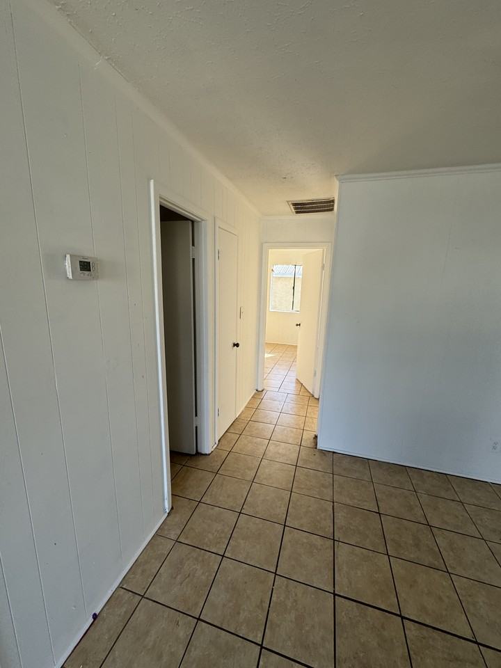 715 W 13th St #1 - Photo 4 of 13