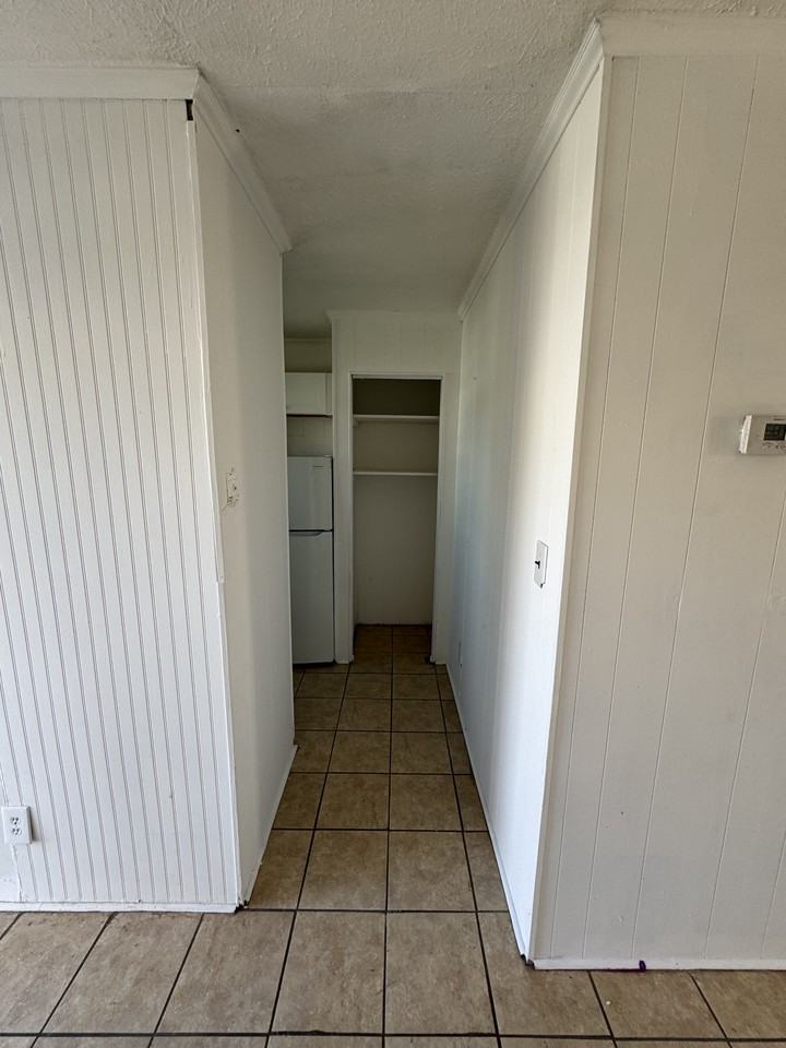 715 W 13th St #1 - Photo 5 of 13
