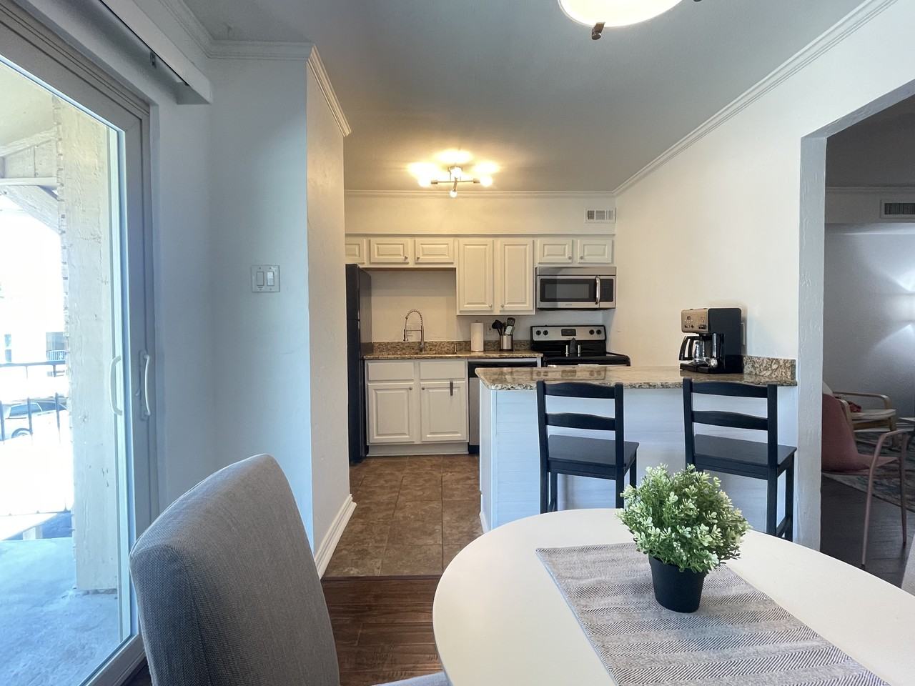 4658 Matilda Street ### - Photo 3 of 11