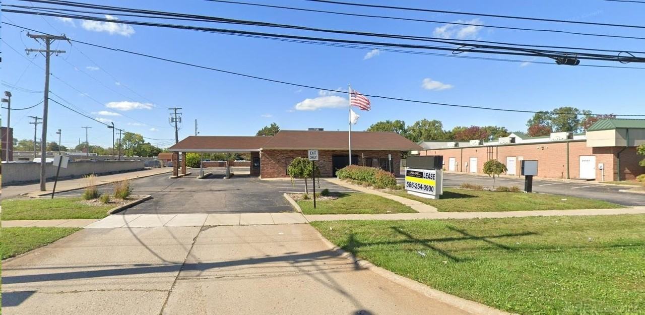 25141 Hoover Rd - Photo 2 of 6