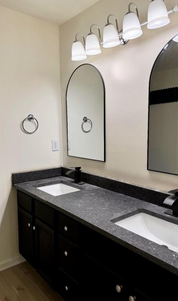 Vintage Pointe Dr - Photo 2 of 13