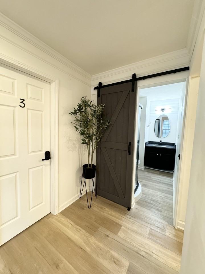 Vintage Pointe Dr - Photo 5 of 13