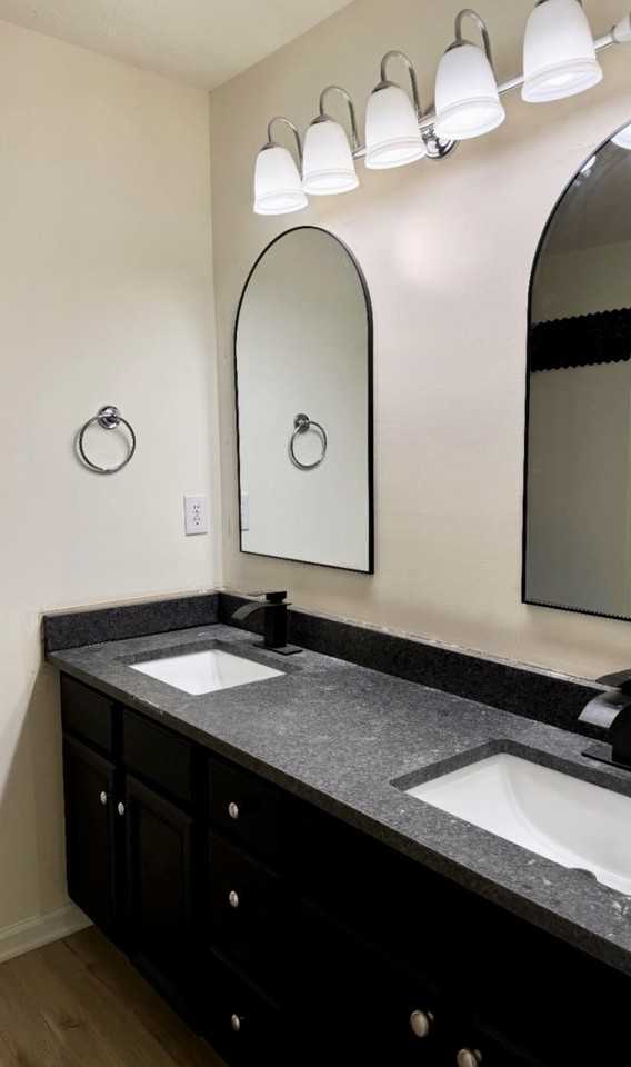 Vintage Pointe Dr - Photo 7 of 13