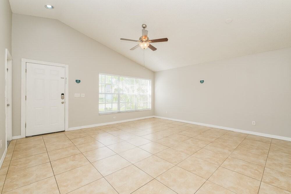 1402 Dew Bloom Rd - Photo 3 of 16