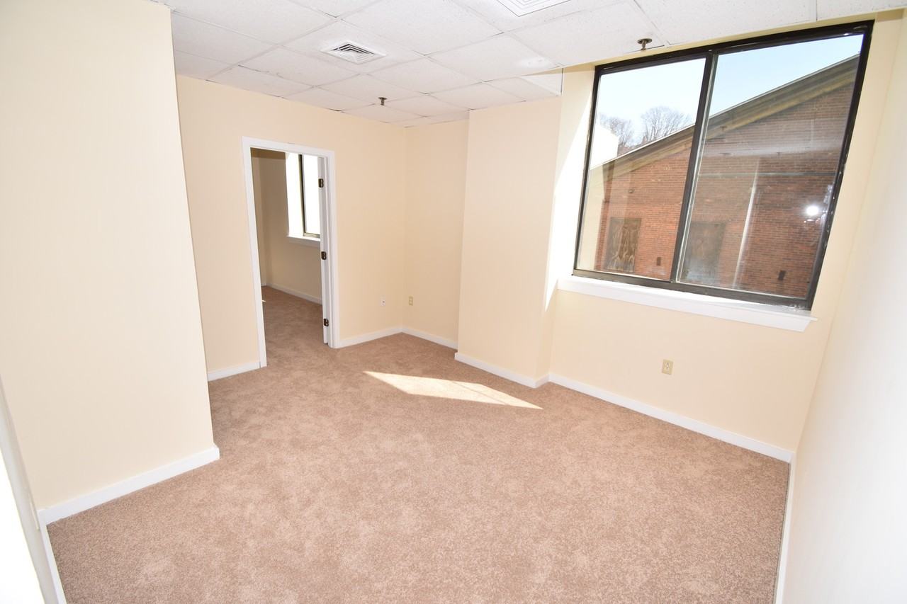 Fallview Apartments - B - Photo 4 of 7