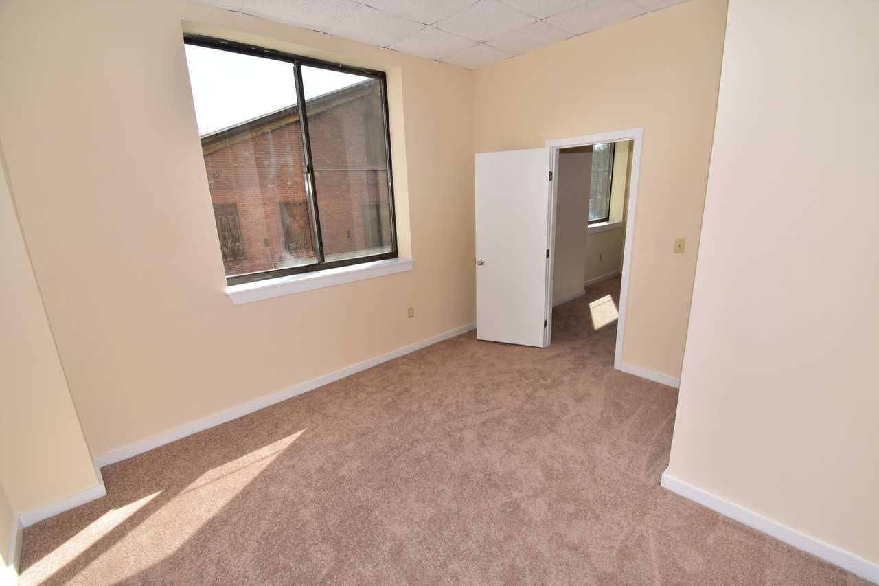 Fallview Apartments - B - Photo 7 of 7