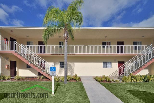 Villas at Palm Beach - Photo 2 of 11