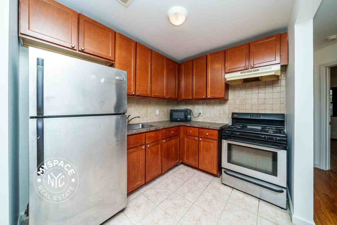 99 Stockton St #2 - Photo 3 of 15