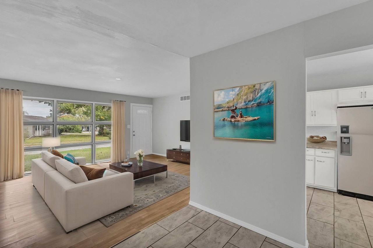 8804 Manchester Ave - Photo 3 of 25