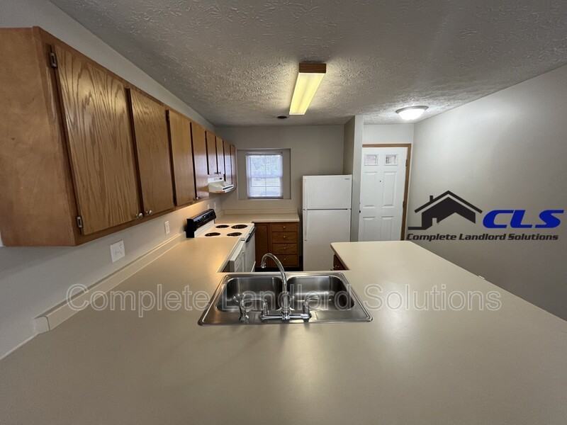 567 Farrington St - Photo 2 of 10