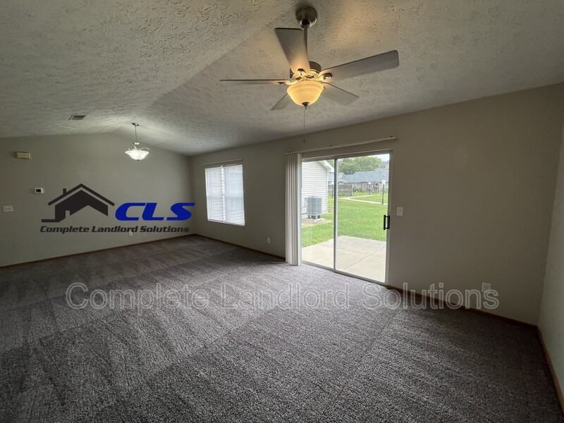 567 Farrington St - Photo 4 of 10