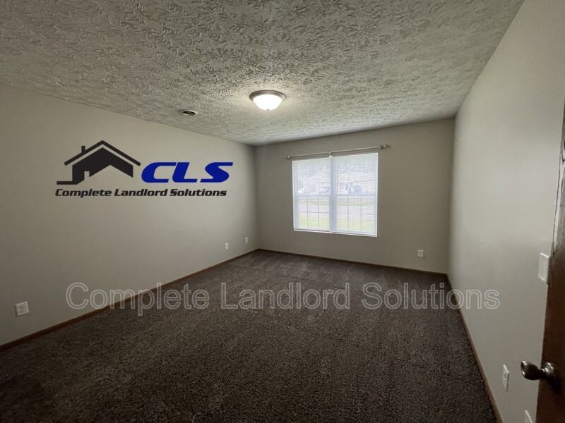567 Farrington St - Photo 6 of 10
