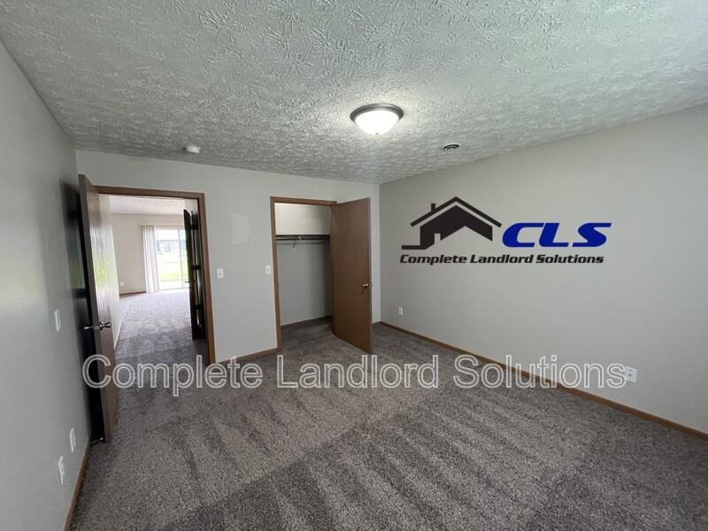 567 Farrington St - Photo 7 of 10