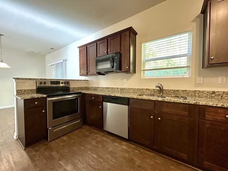 303 Village Creek Way - Photo 6 of 23