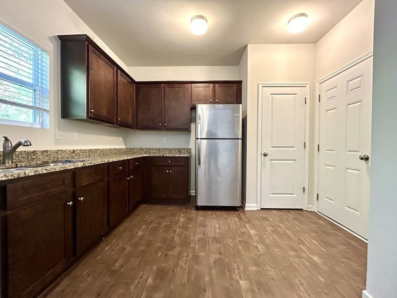 303 Village Creek Way - Photo 7 of 23