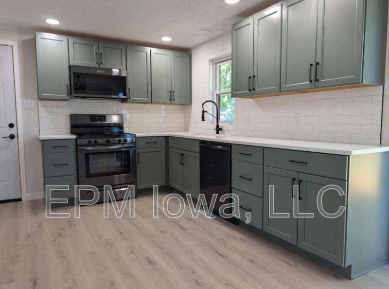 1200 3rd St Nw - Photo 2 of 7