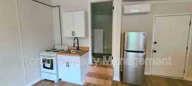 7210 North Palafox Street - Photo 4 of 9