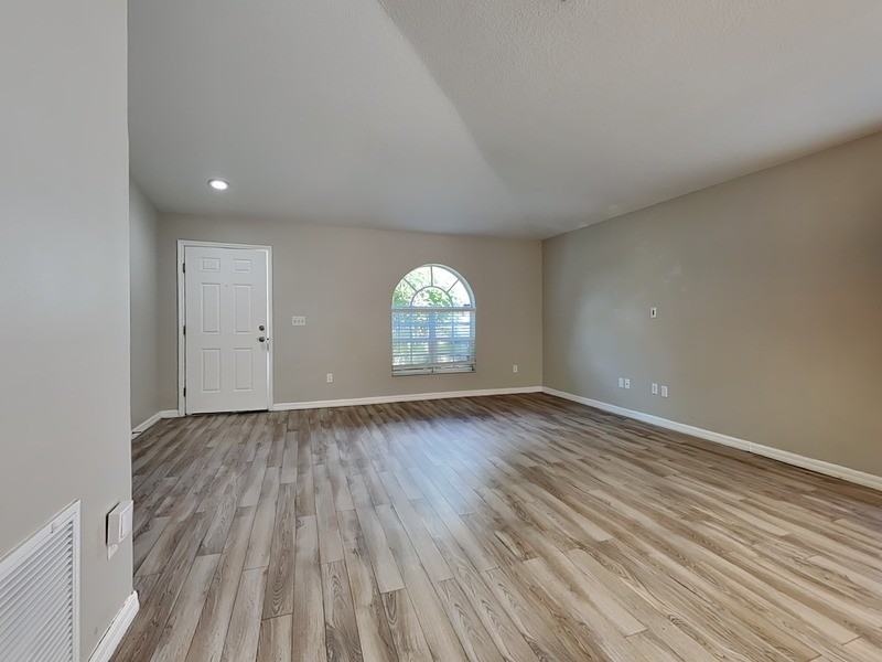 12725 Adventure Dr - Photo 5 of 16