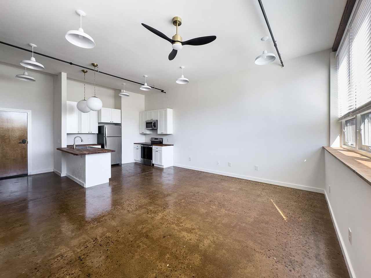 510 S College St. - Photo 3 of 50