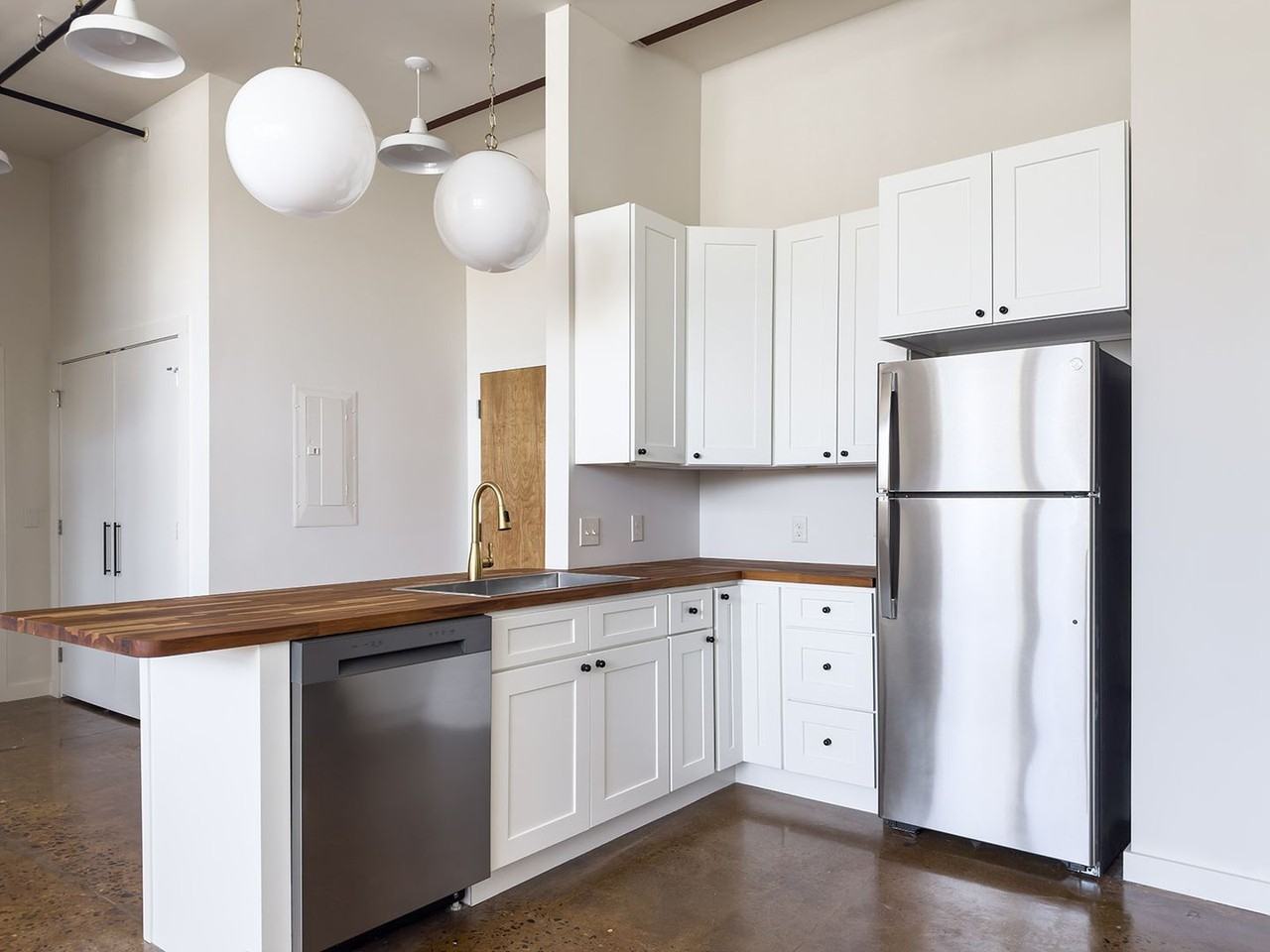 510 S College St. - Photo 5 of 50