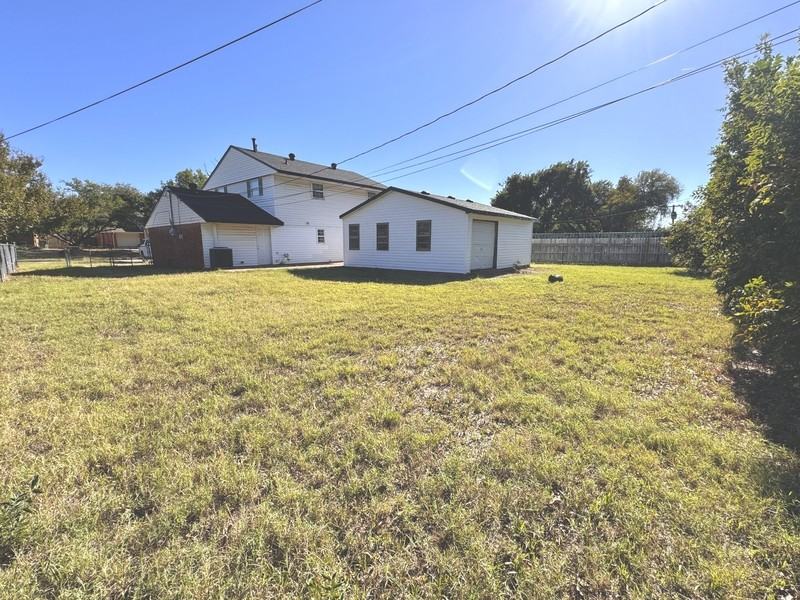 1516 Douglas Dr - Photo 2 of 25