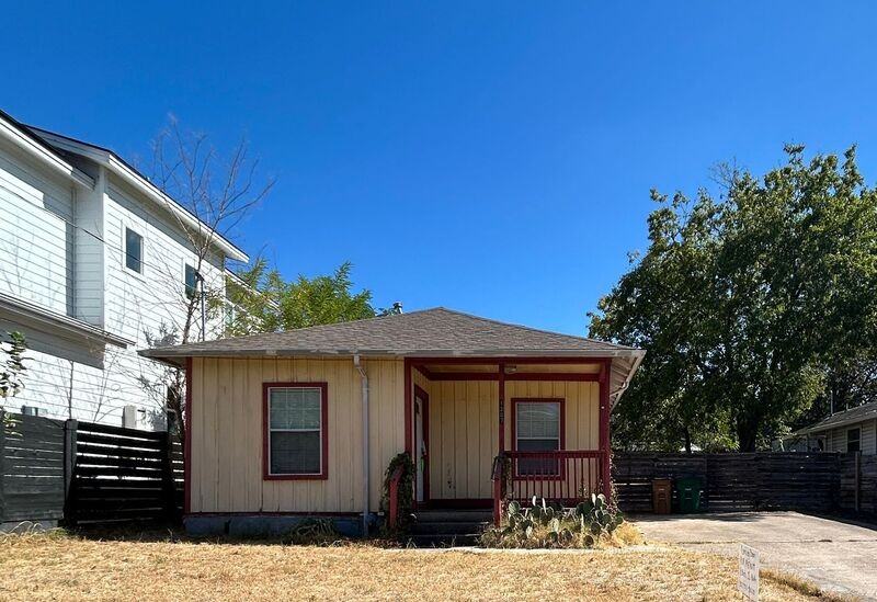 1207 Cedar Ave - Photo 2 of 14