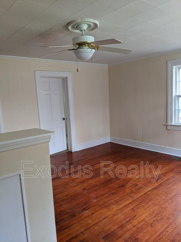 312 Bracken St #A - Photo 3 of 18