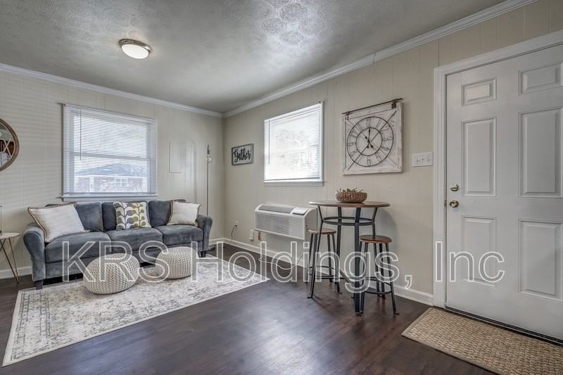 4109 Richmond Hwy #4109 - Photo 2 of 5