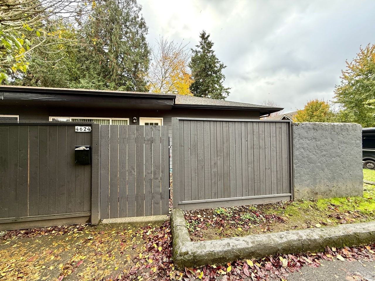 4624 Se 29th Ave - Photo 3 of 11