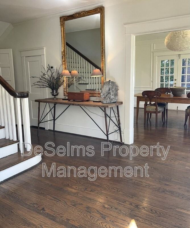 704 Timber Ln - Photo 3 of 26