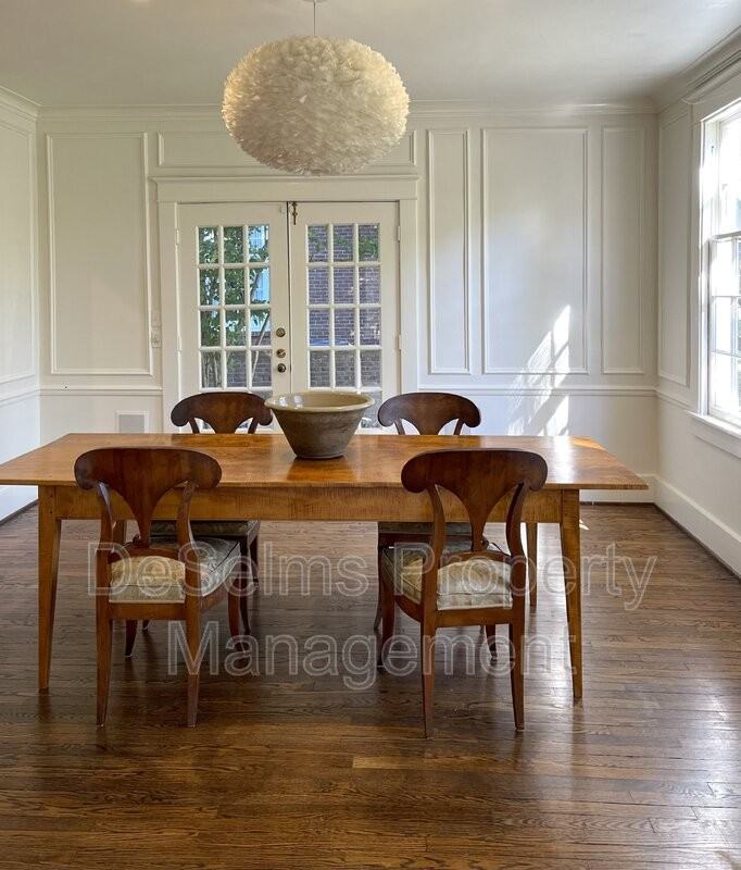 704 Timber Ln - Photo 6 of 26