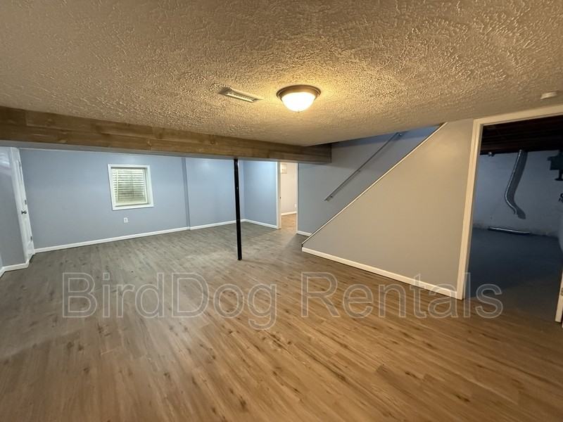 988 Melwood Dr - Photo 2 of 17