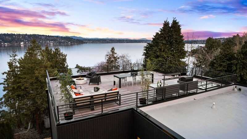 7922 1/2 Seward Park Ave S - Photo 2 of 20