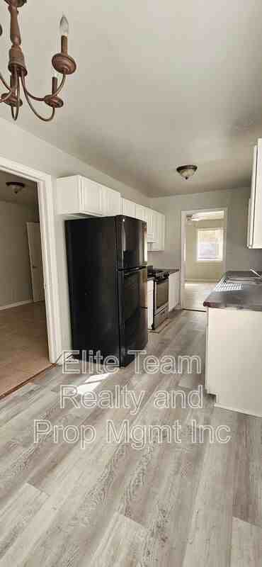 1801 Darbrook Dr - Photo 2 of 18