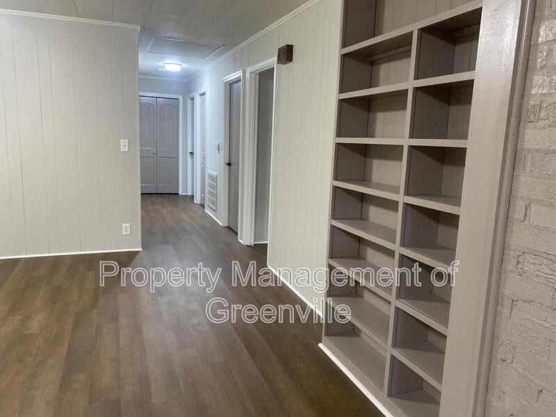 549 State Rd S - Photo 4 of 19